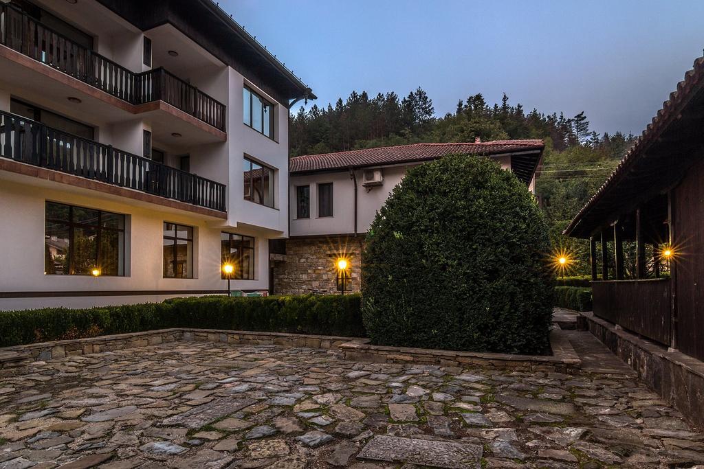 Hotel Hitar Petar Gabrovo Exteriör bild